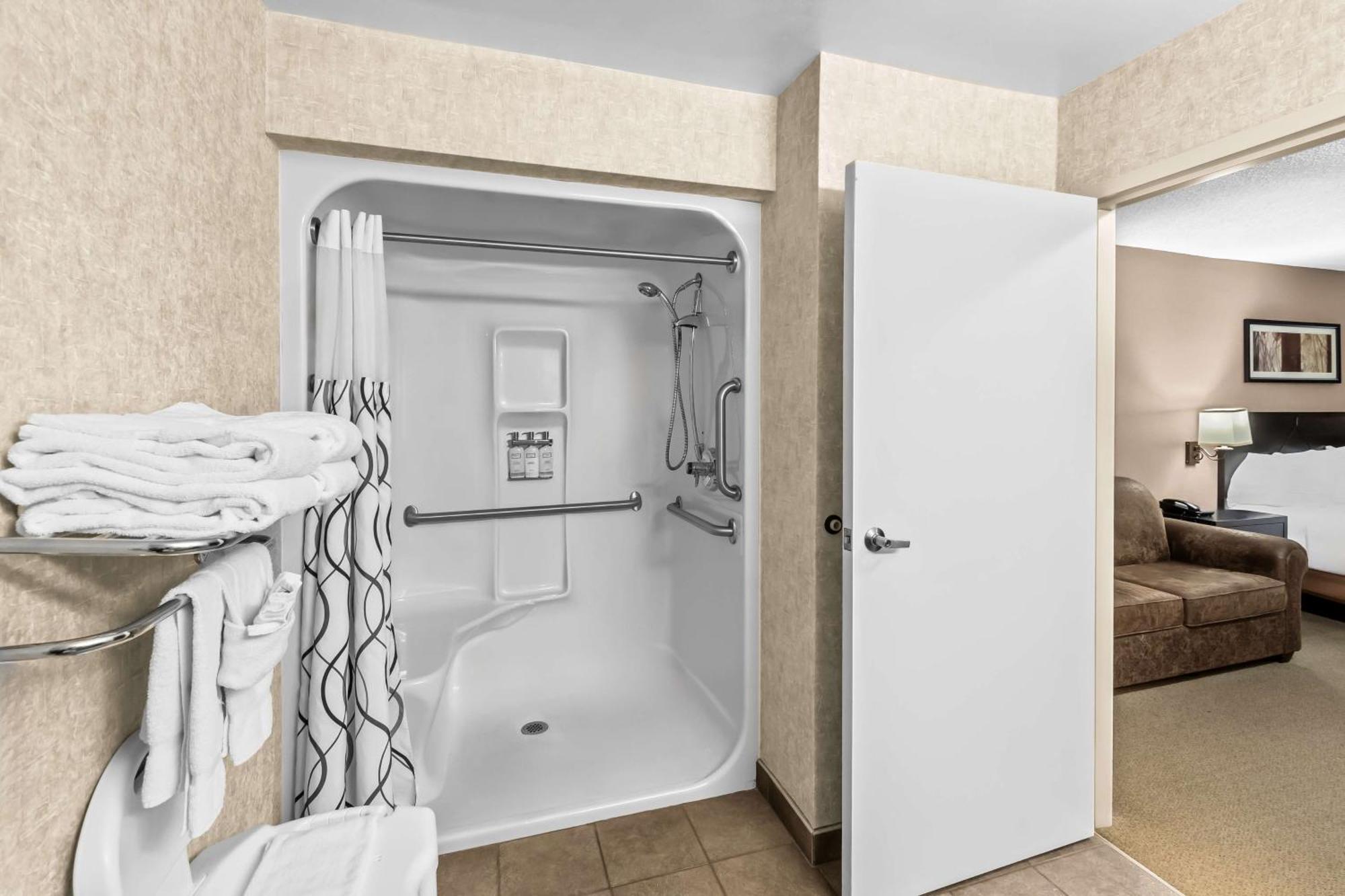 Heartland Inn & Suites, Surestay Collection By Best Western Park Rapids Bagian luar foto