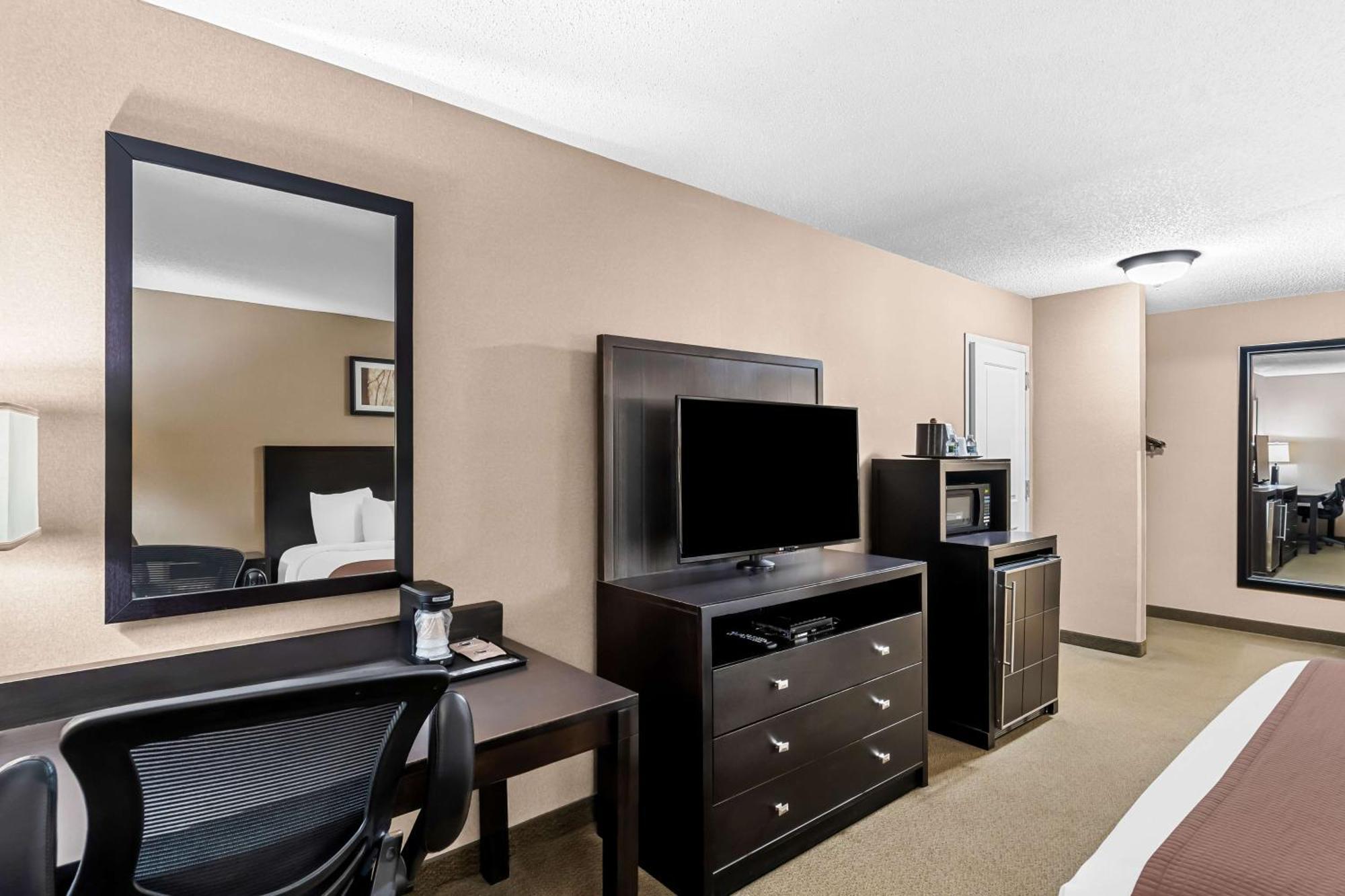 Heartland Inn & Suites, Surestay Collection By Best Western Park Rapids Bagian luar foto