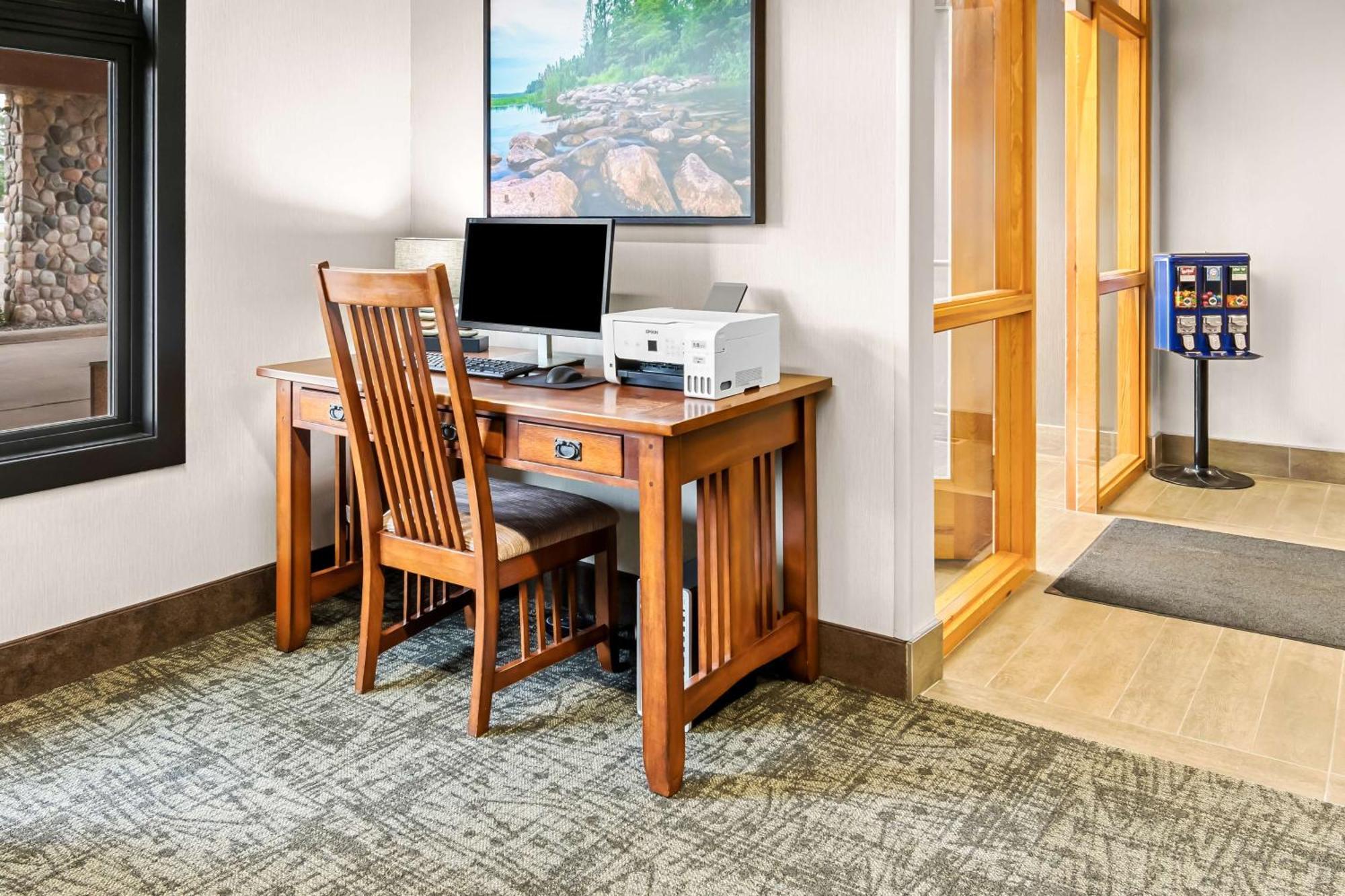 Heartland Inn & Suites, Surestay Collection By Best Western Park Rapids Bagian luar foto