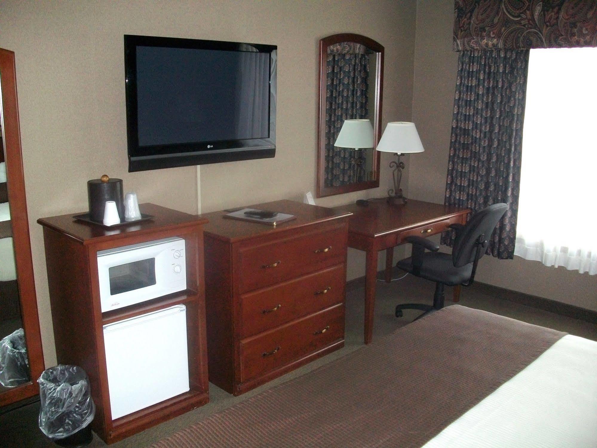 Heartland Inn & Suites, Surestay Collection By Best Western Park Rapids Bagian luar foto