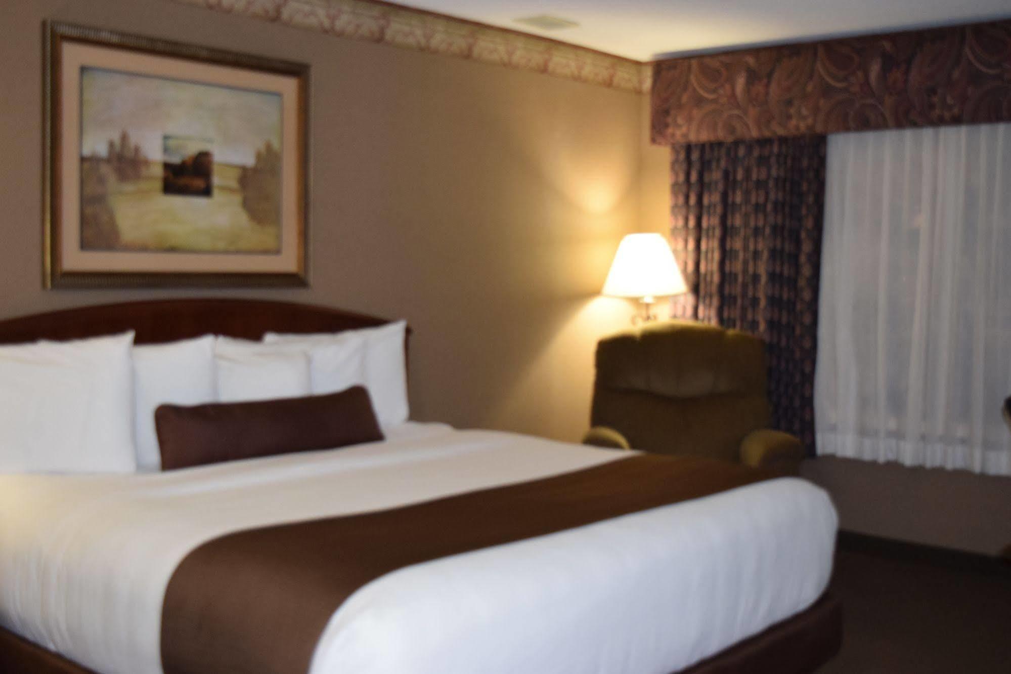 Heartland Inn & Suites, Surestay Collection By Best Western Park Rapids Bagian luar foto