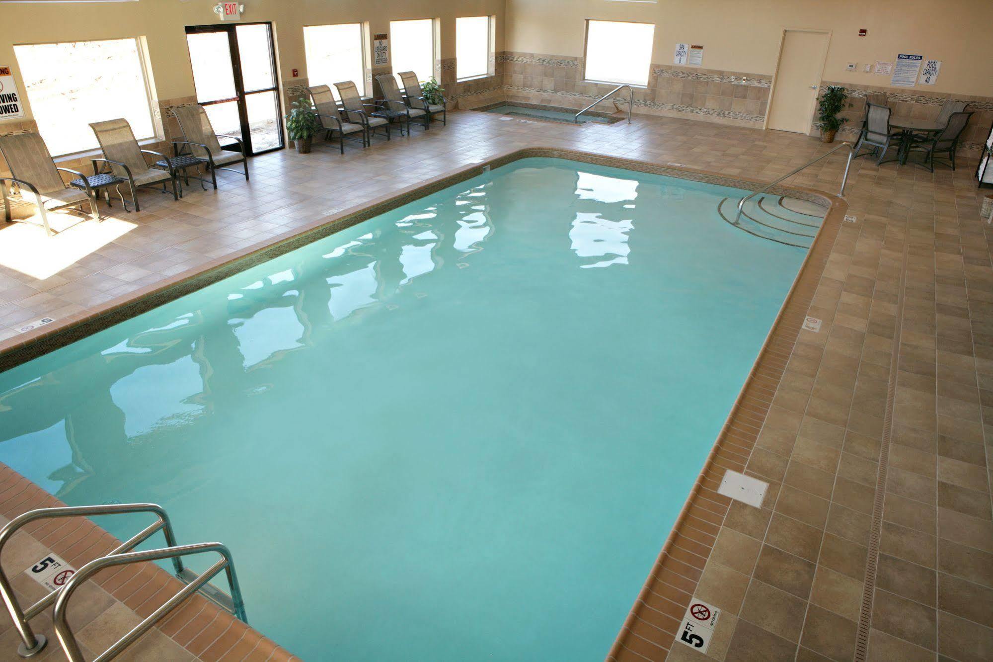 Heartland Inn & Suites, Surestay Collection By Best Western Park Rapids Bagian luar foto